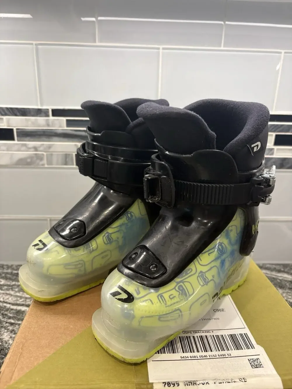 Dalbello Menace 1 Alpine Kids Ski Boots Size 175 21.6 Mondopoint (kids Size 3-4)